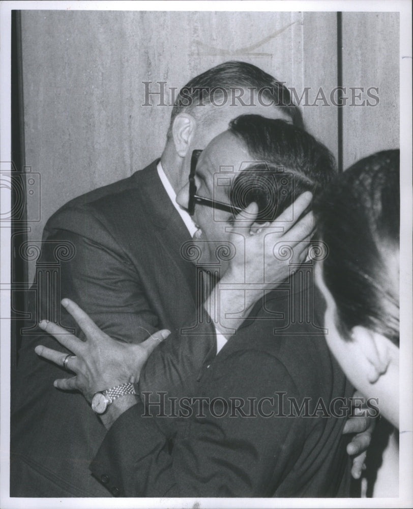 1969 Press Photo Dan Martin Attorney Marvin blake Bowle