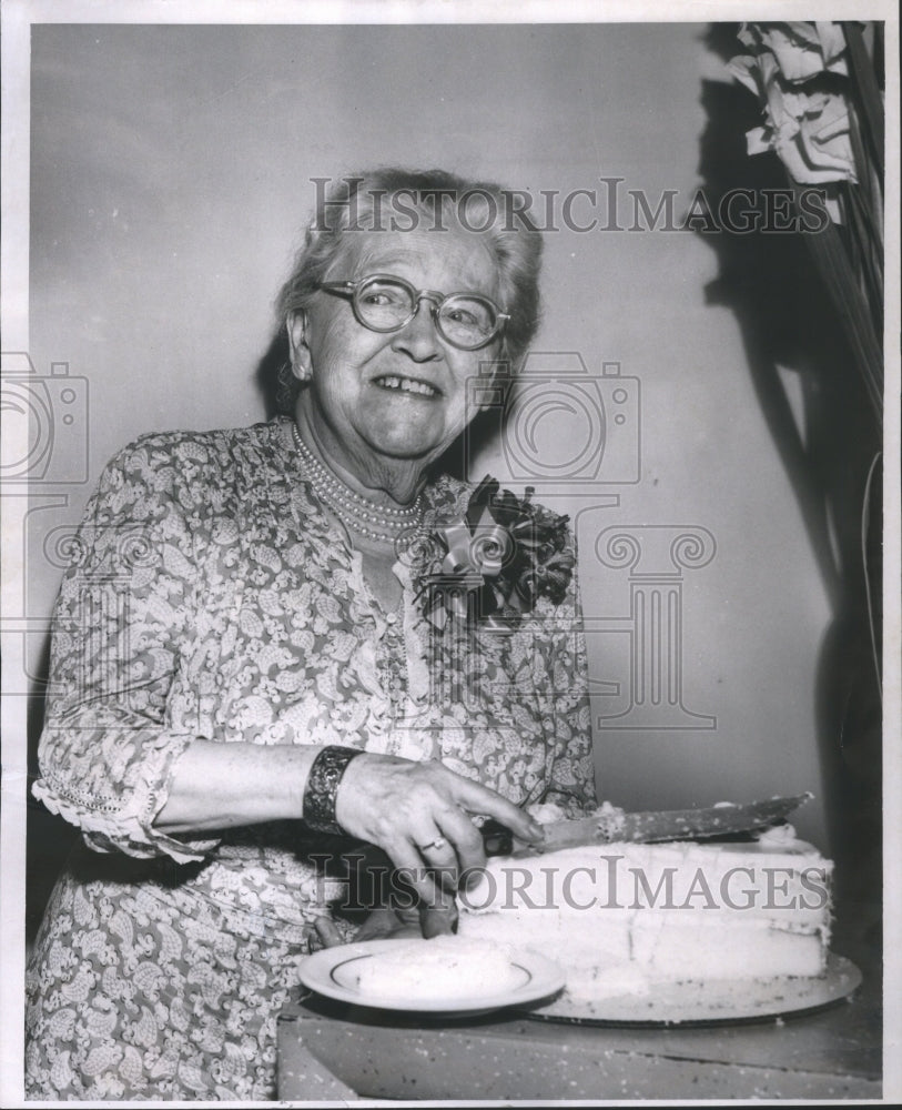 1958 Press Photo Grace M. White (Librarian)