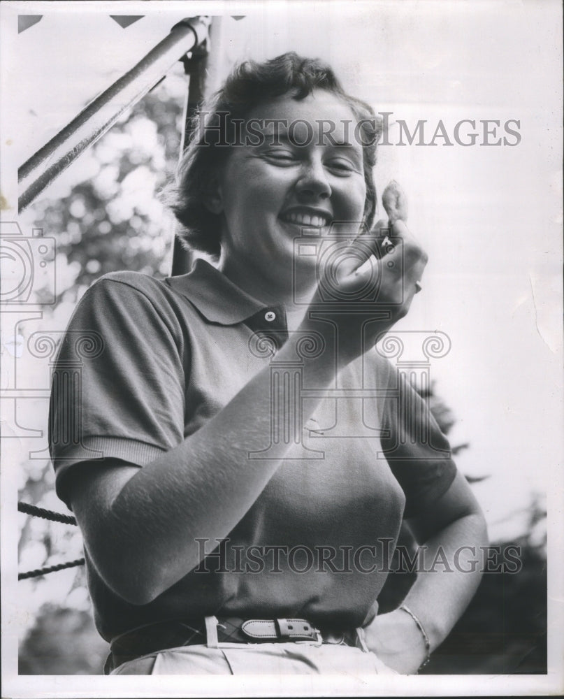 1958 Press Photo Sally Sharp (Champion-Golf)