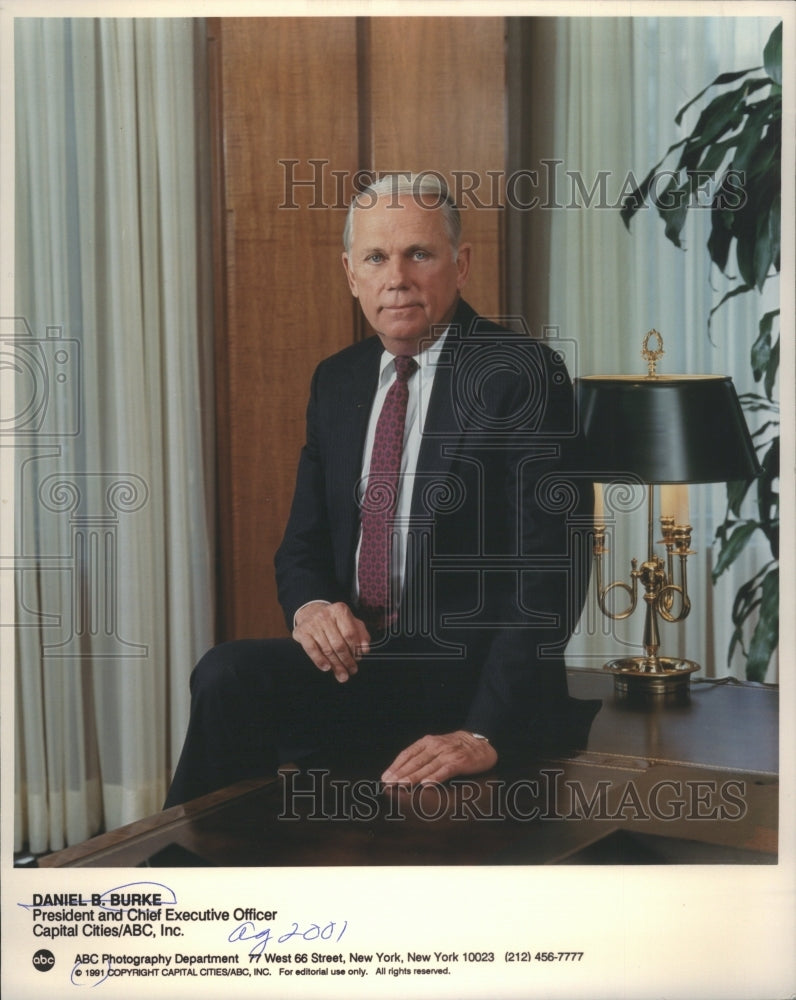 2001 director finance - Historic Images