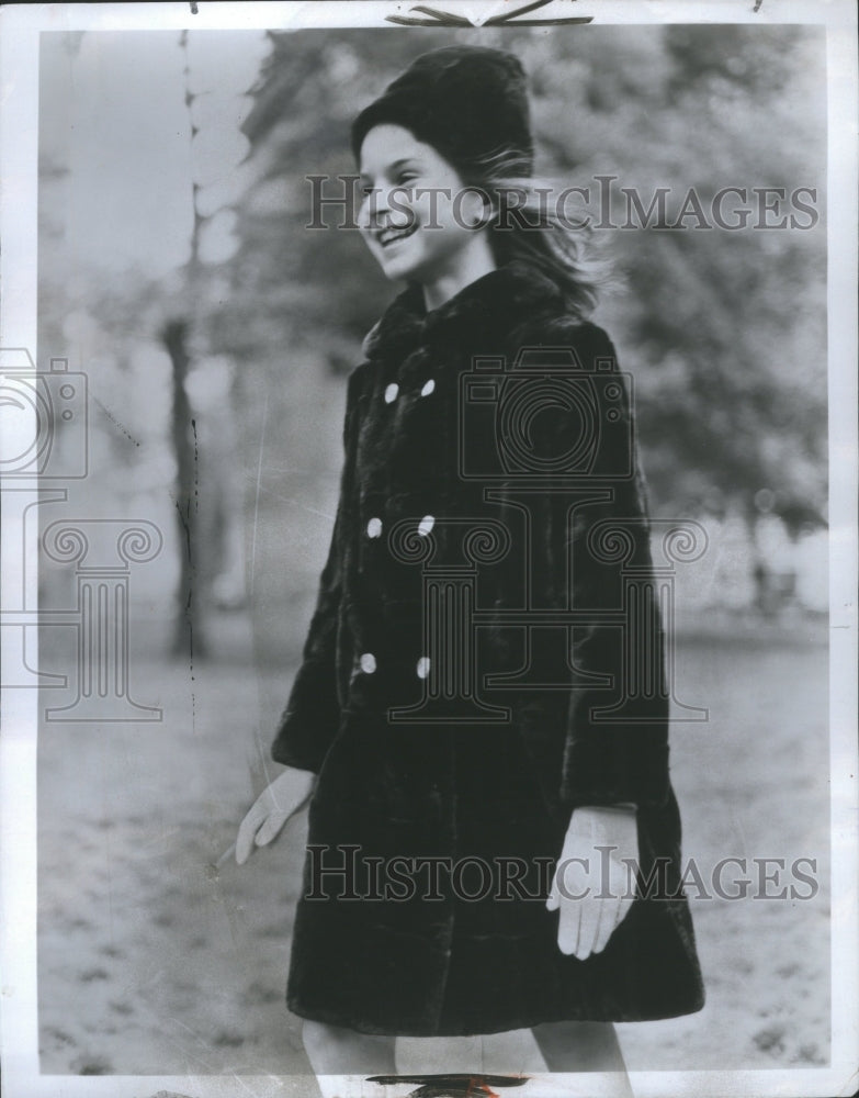 1966 Press Photo Clothing Children