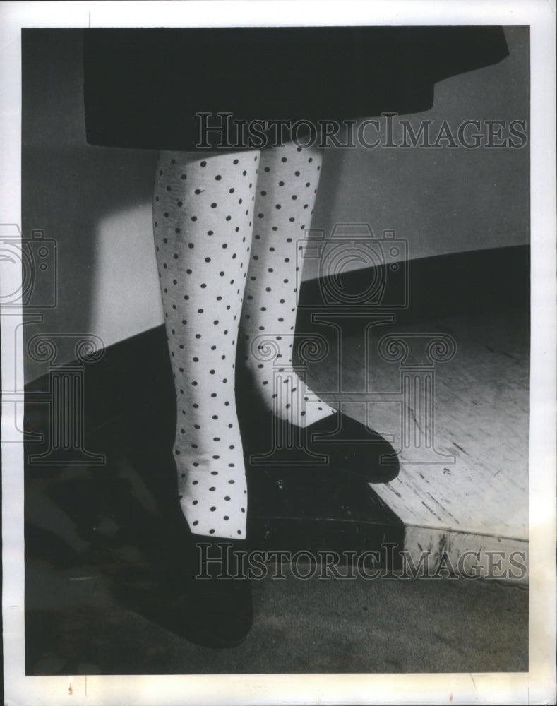 1943 Press Photo Fashion Stockings