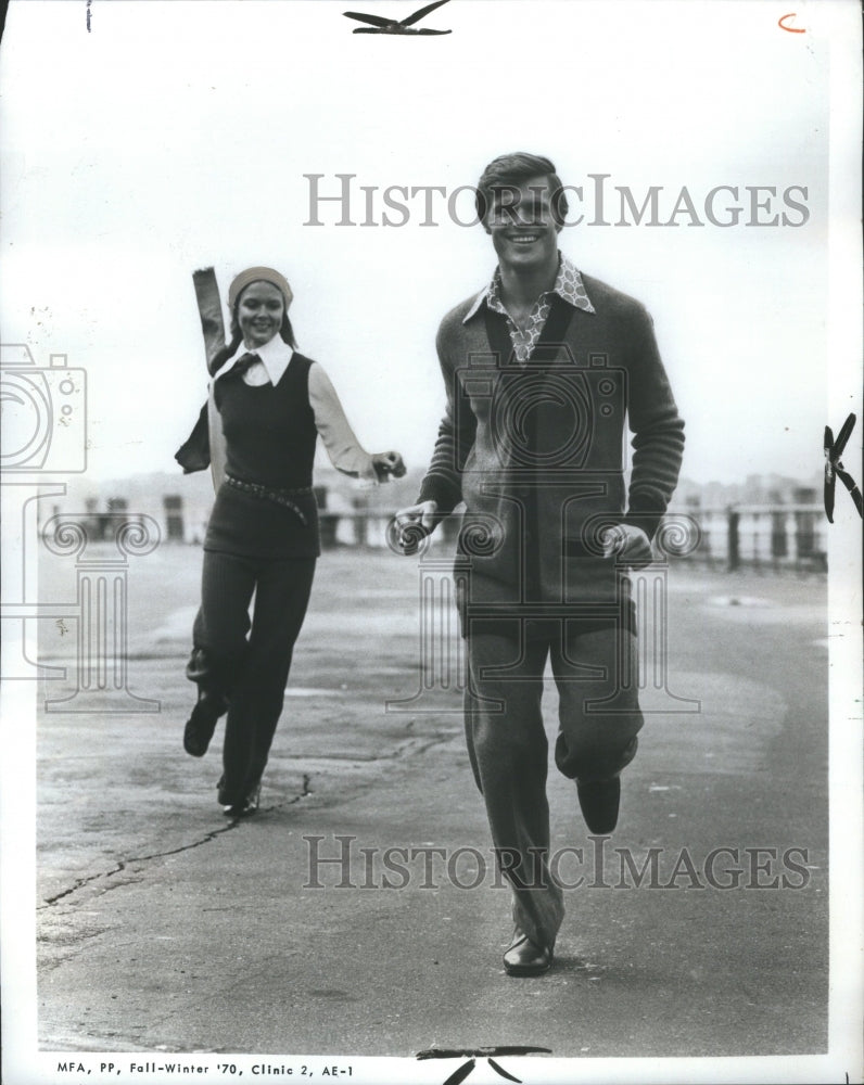 1970 Press Photo Men and Women Clothing