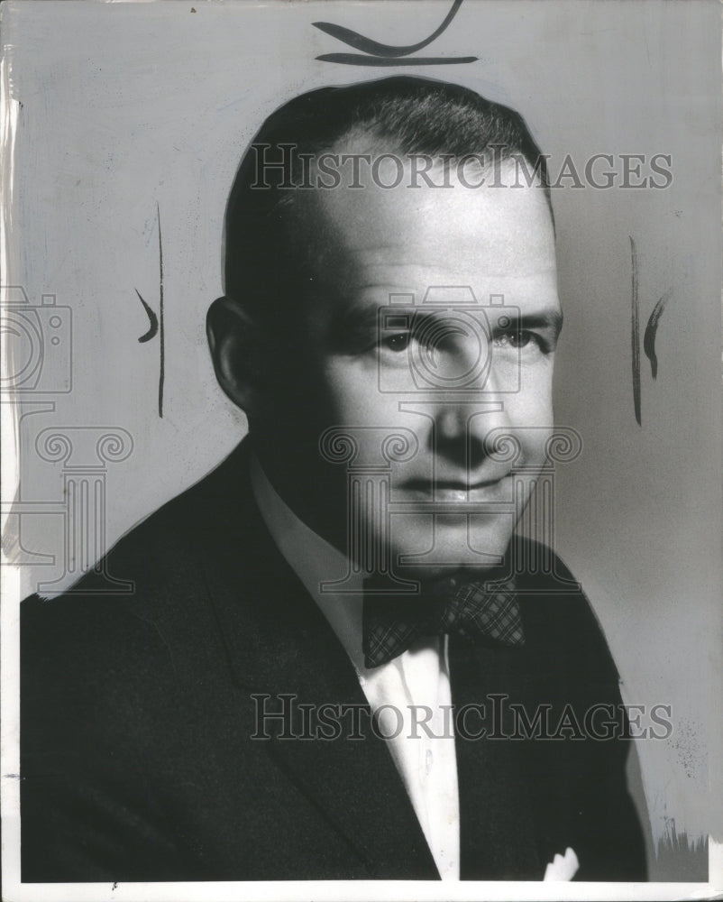 1966 Press Photo Robot E Dewar, Suit, Photograph