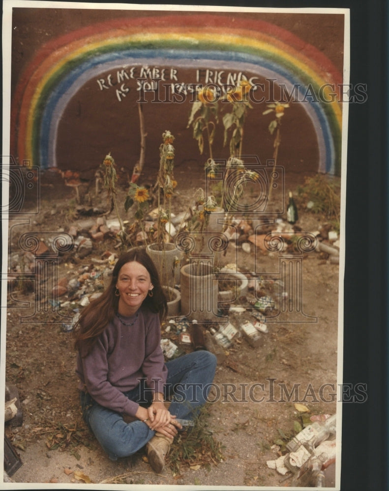 1983 Press Photo Historically Significant Flower Pot