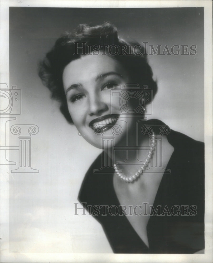 1952 Press Photo Beverly Whitney Beverly, Visalia , Cal