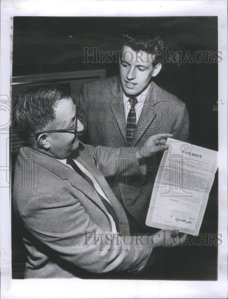 1959 Press Photo Good Samaritan for Convicts Rewarded - Historic Images