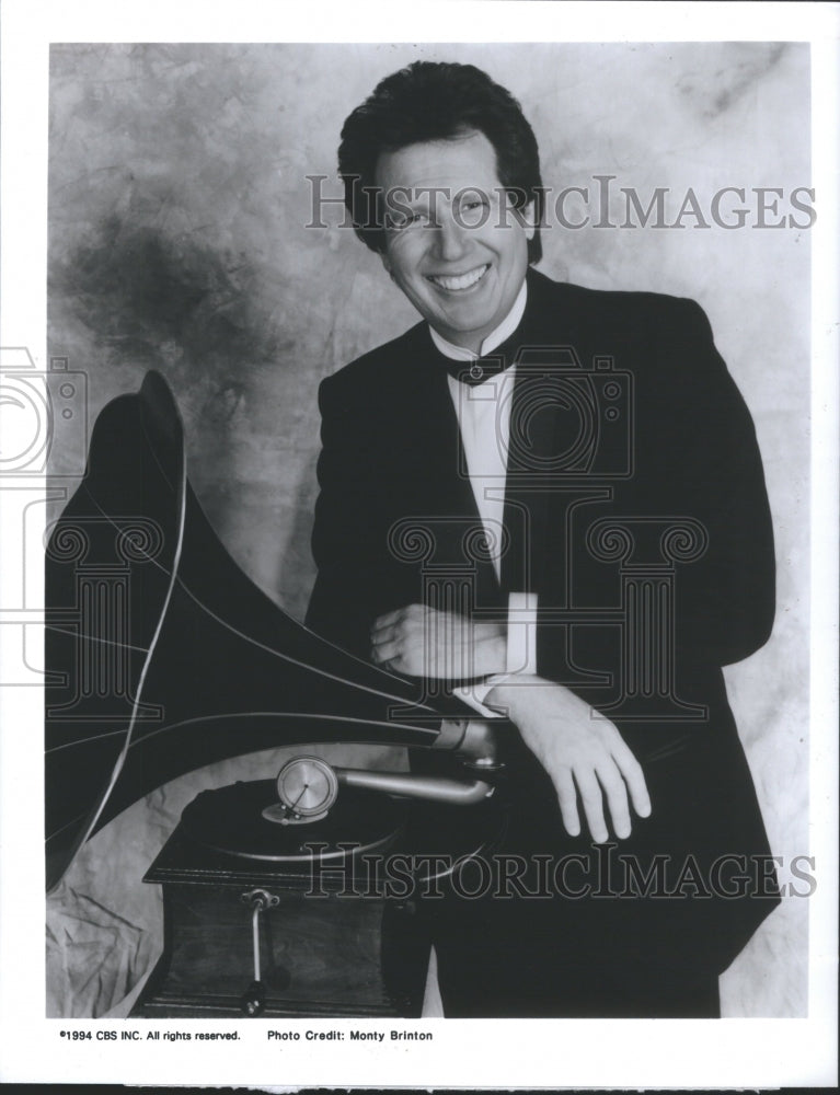 1994 Press Photo Garry Shandling 36th Grammy Awards - RRS60989 - Historic Images