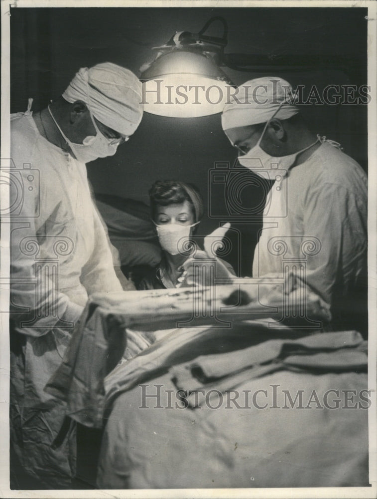 1945 Press Photo Consulting Actual Operation William