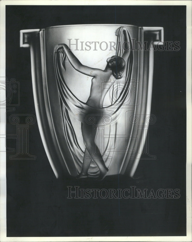 1981 Press Photo French Art Deco Vase J.B.L. Antiques