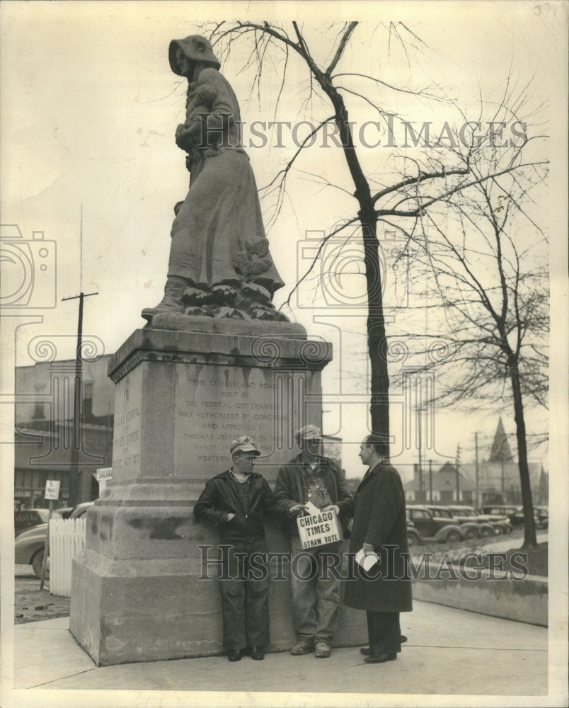 1942 Max Cox, Pete Saverweine &amp; Joe O&#39;Neill  - Historic Images