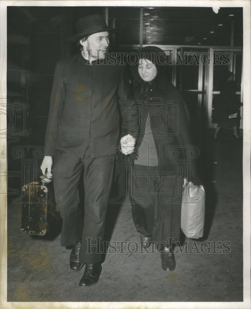 1954 Press Photo Two Men Walking Mennonites Home Names