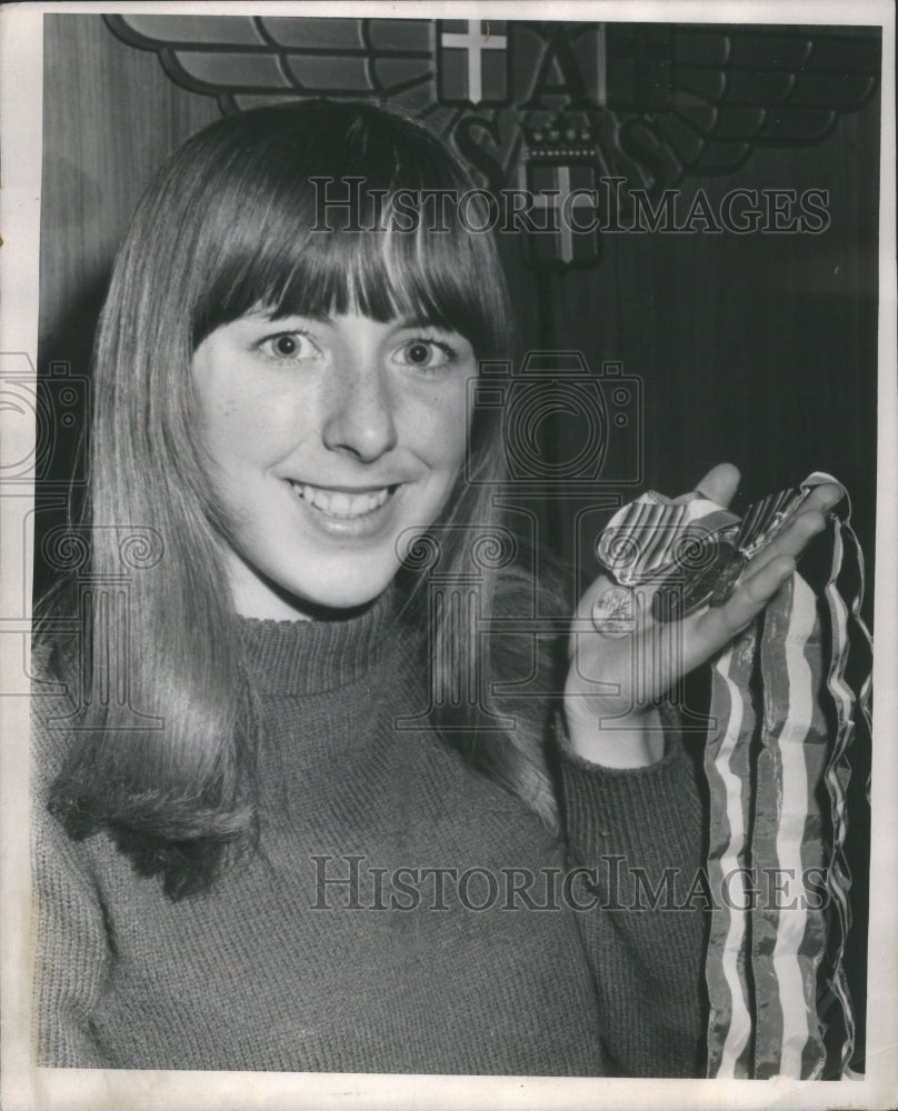 1967 Press Photo Show Medals From Olympics In Holland