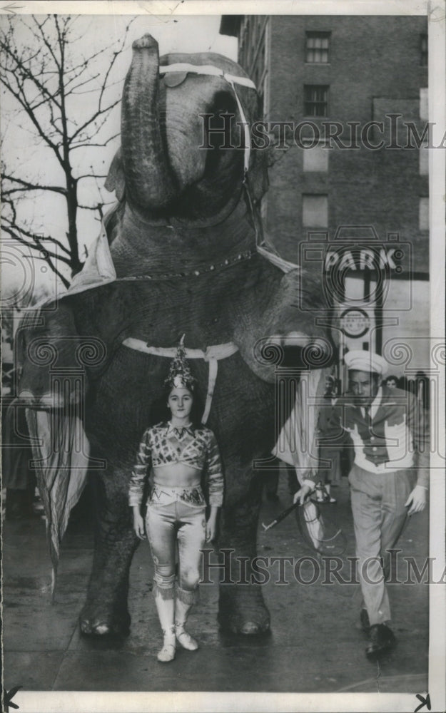 1957 Press Photo Washington Miss Burma