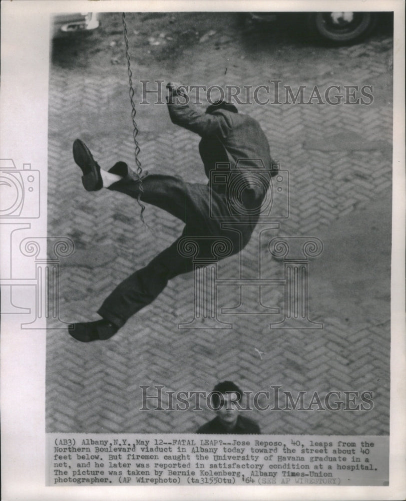 1964 Press Photo Jose Reposo Northern Boulevard Leap