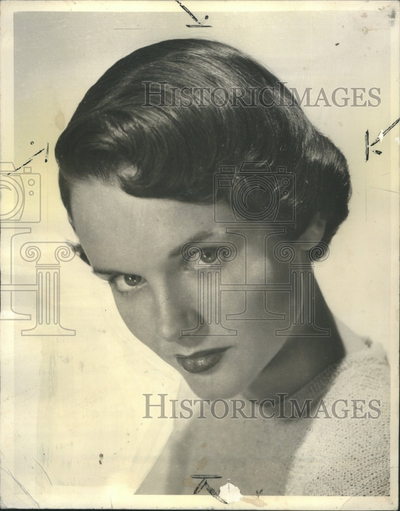 1947 Press Photo Cap-Like Coiffure Hairstyle