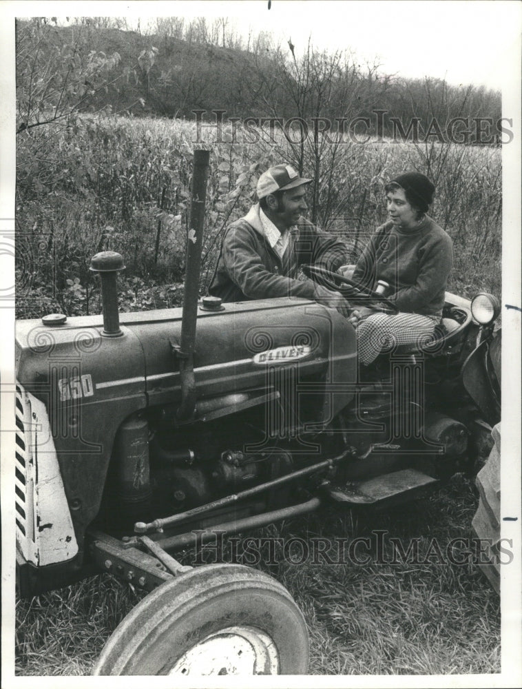 1977 Press Photo Irvin Linda Flint Nuclear Engineering