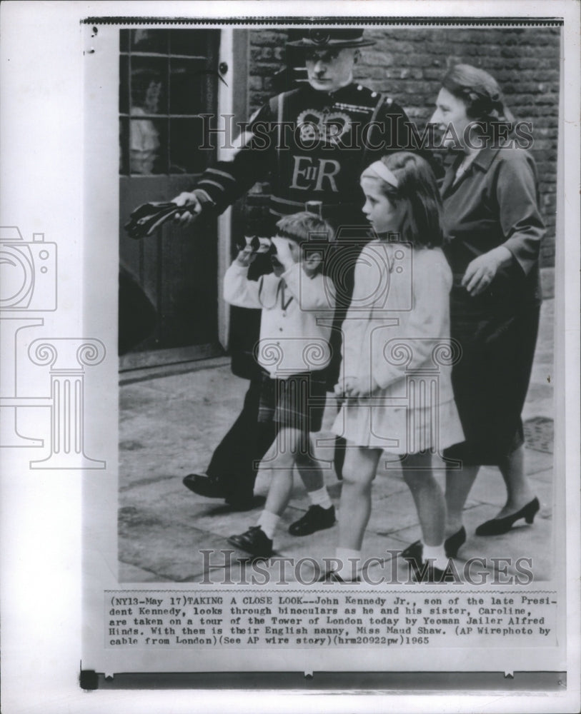 1965 Press Photo John Kenendy Jr Caroline London Yeoman