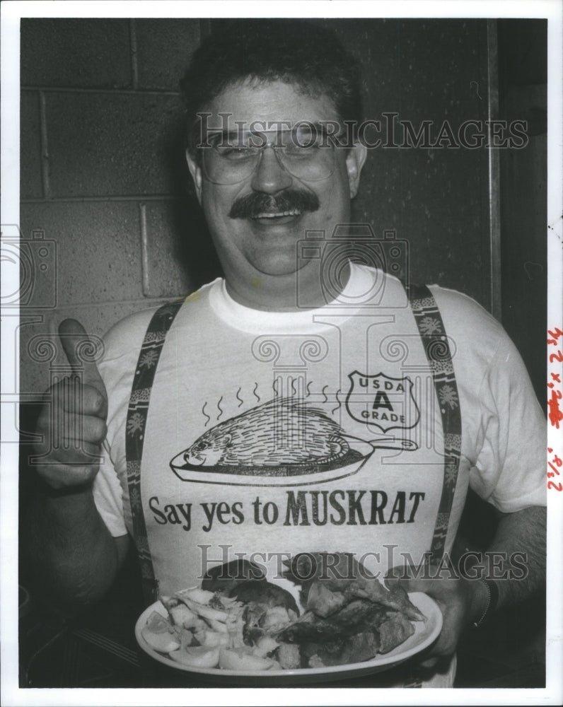 1988 Press Photo John Kolakowsk Kitchen Food Plate