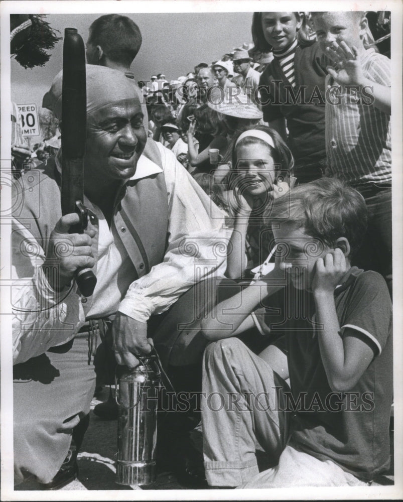 1965 Press Photo Scott Kelly Pirat Henry Richardson