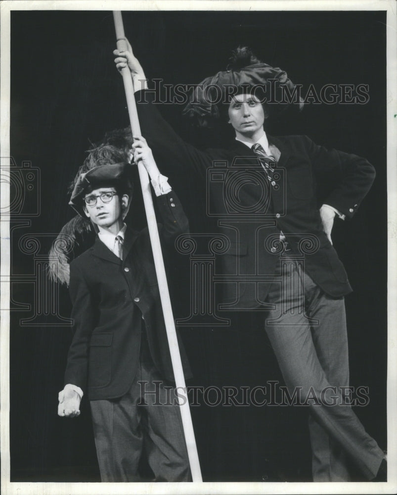 1966 Press Photo Beyond Fringe ACT Rene Auberjonois