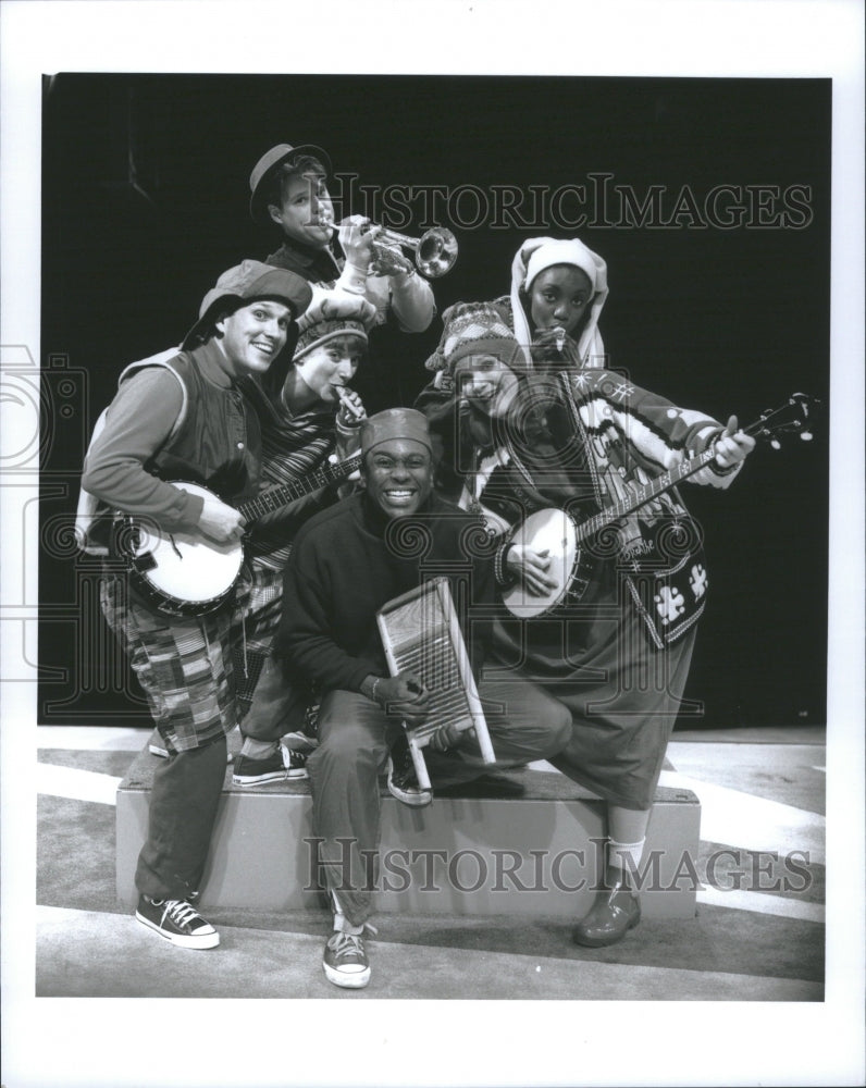 Press Photo And the World Goes &#39;Round MUSICAL REVUE