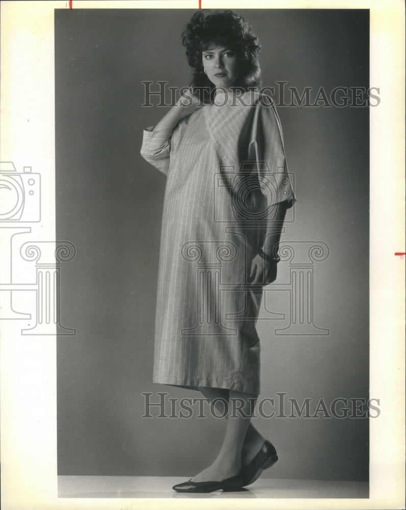 1985 Red White Polyester Cotton Dress Build - Historic Images