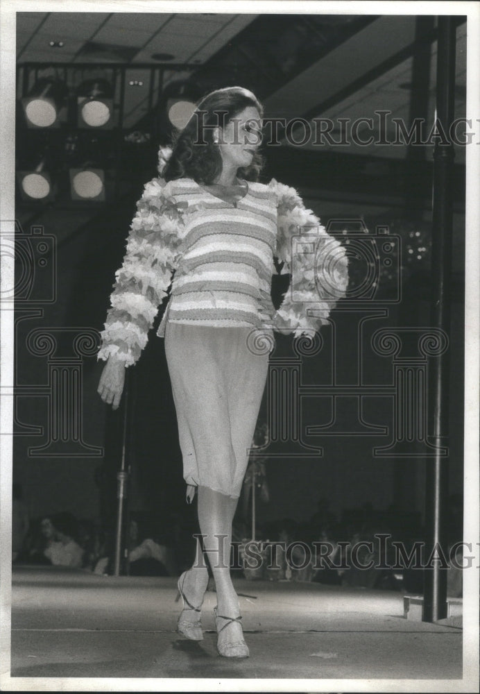 1981 Press Photo Chiffon Fashions