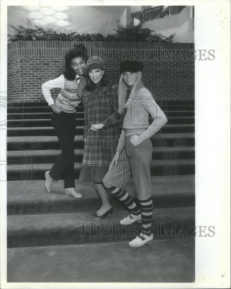 1982 Press Photo Fashion show by Penny