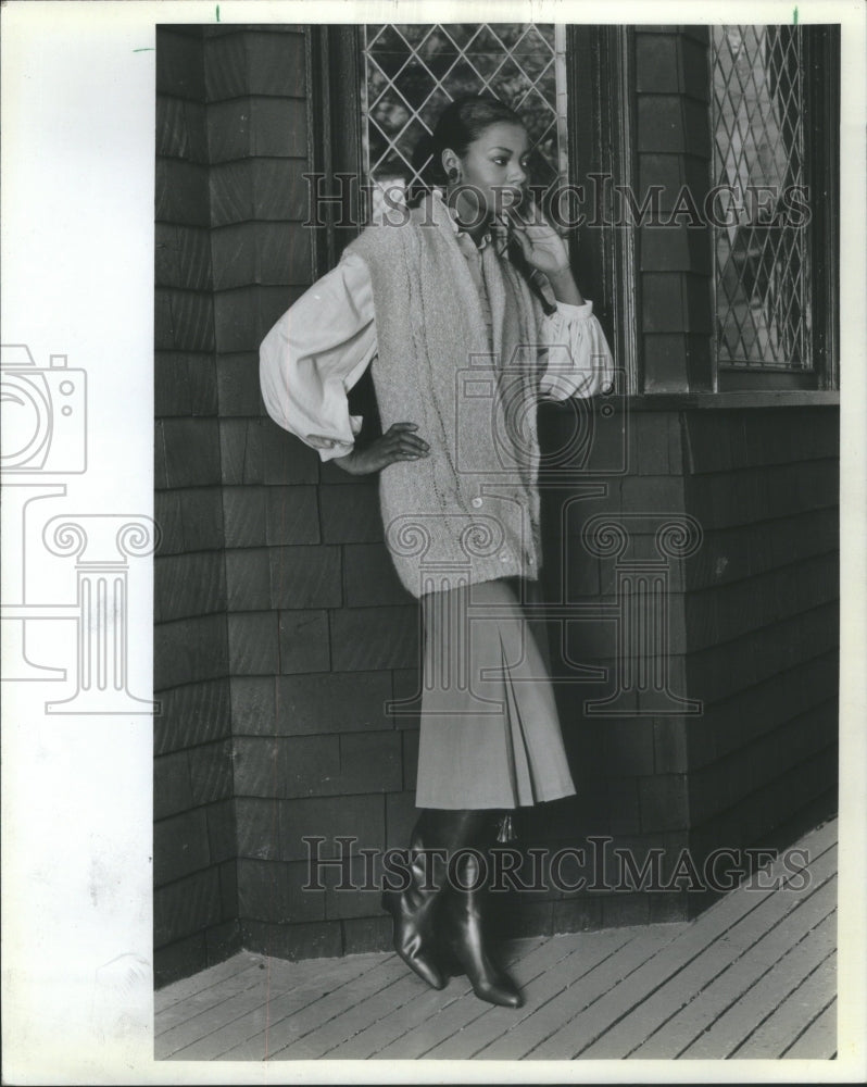1982 Press Photo Fall fashion book