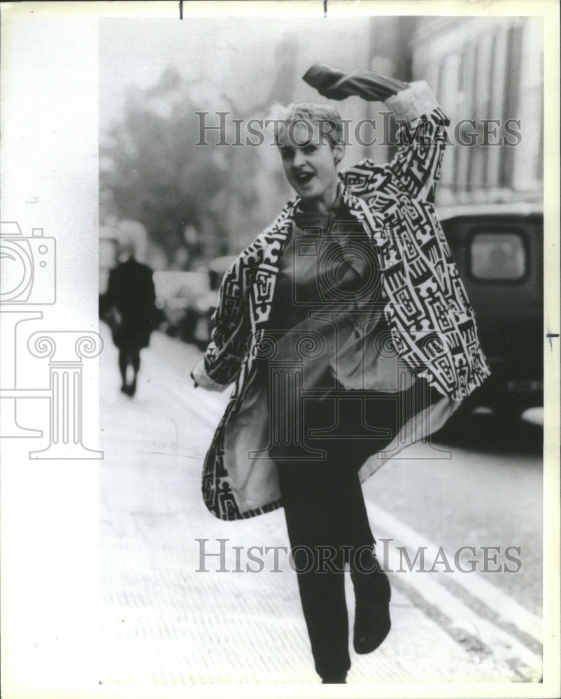 1988 Press Photo Carol Marlowe Design Fabric Store