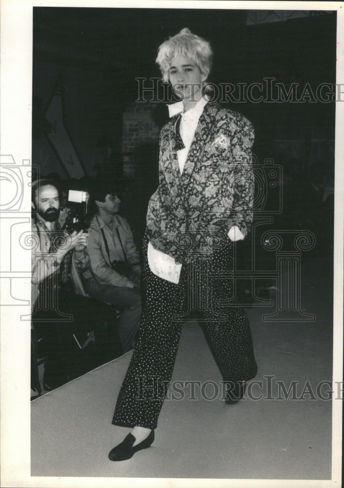 1984 Press Photo Fashion Woman