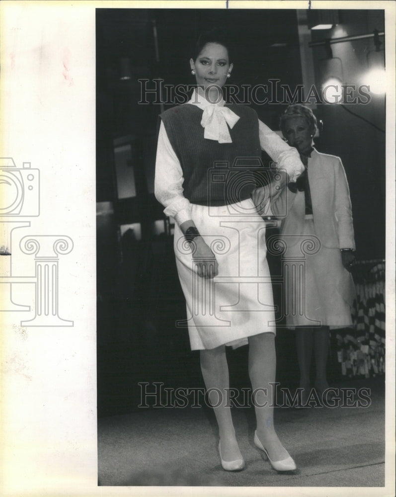 1984 Press Photo Fashion Clothes Proportion Jane Powell