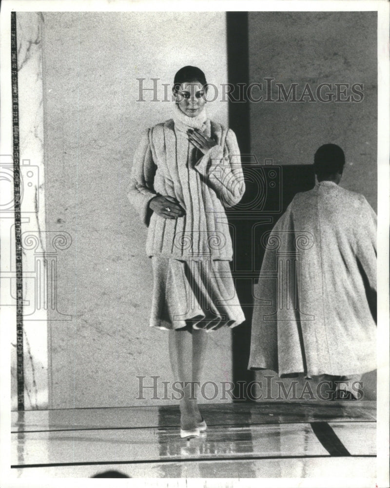 1980 Press Photo Zarahoff Fashion woman