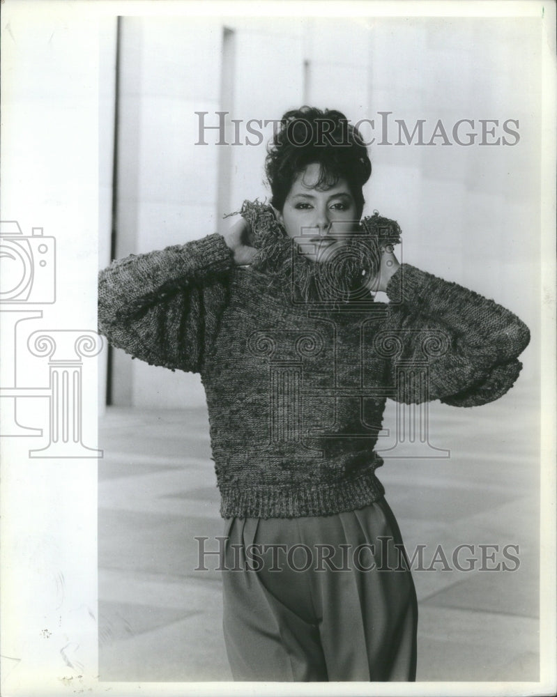 1982 Press Photo Gil Aimbez Fashion Designer