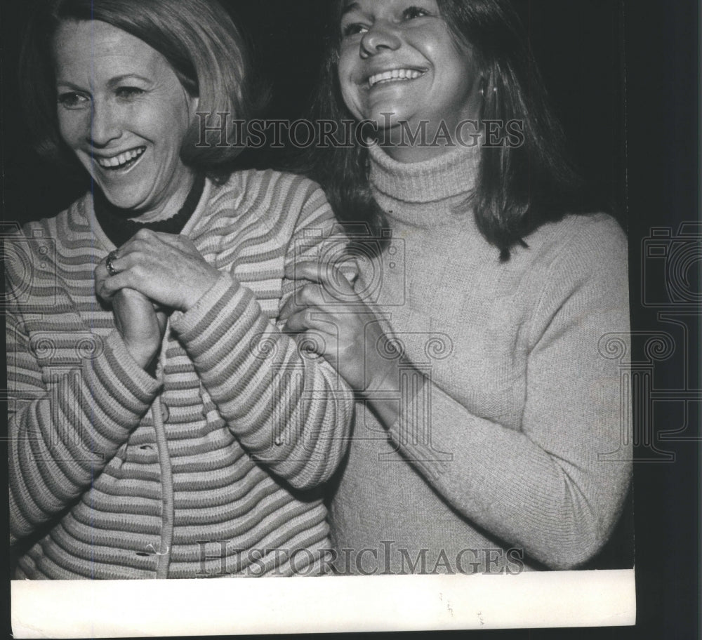 1971 Press Photo And Miss Reardon Drinks a Little Play