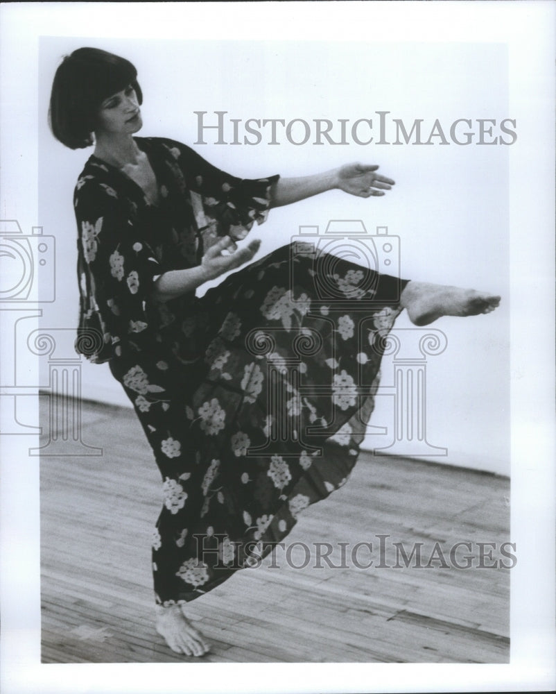 1997 Press Photo Chicago Dance Theater Geni Atwood