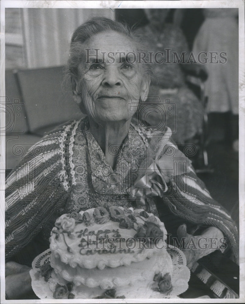 1959 Miss Caroline Storrs turned 100 - Historic Images