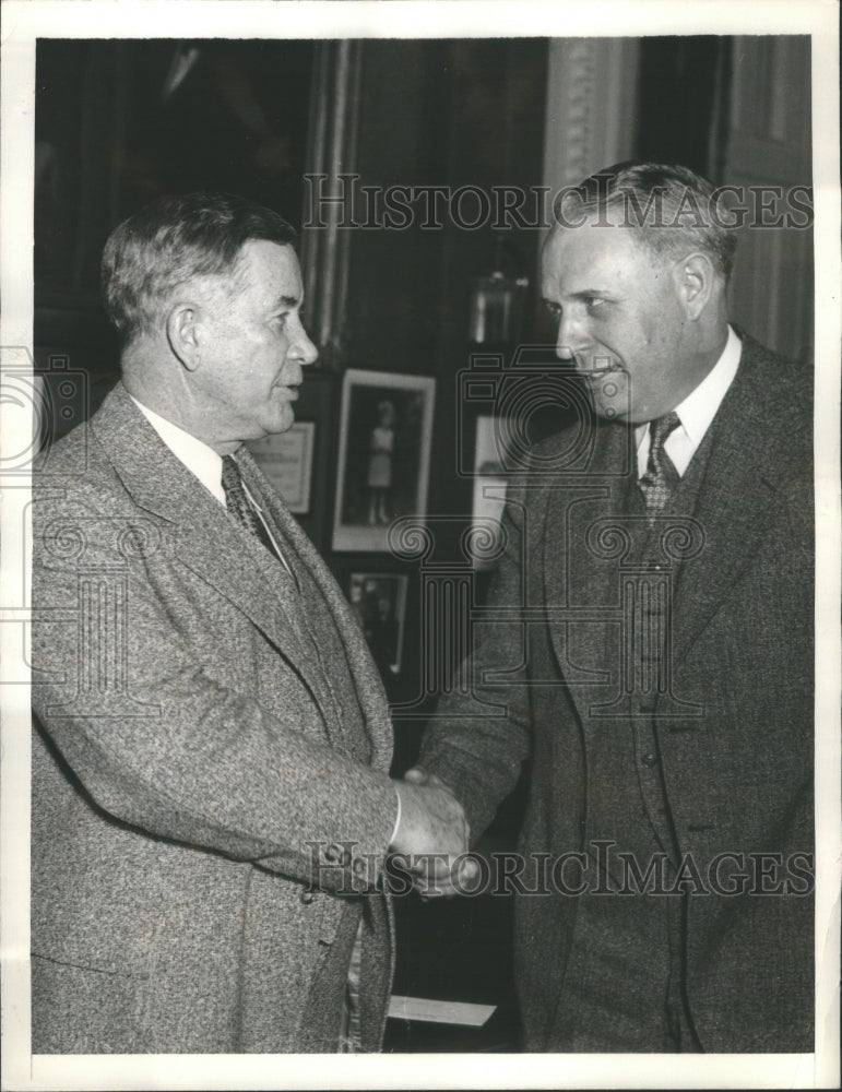 Press Photo Genital Man Shaking Hands