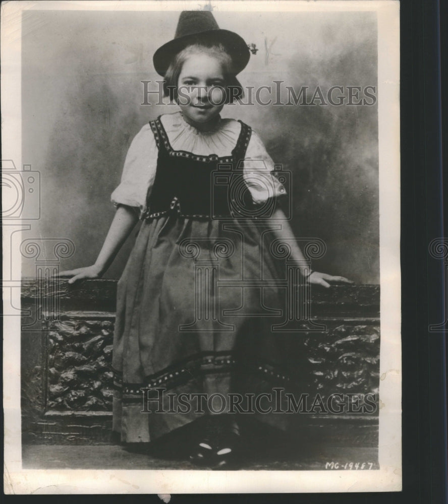 1953 Press Photo Helen Hayes Old Dutch New York Debut