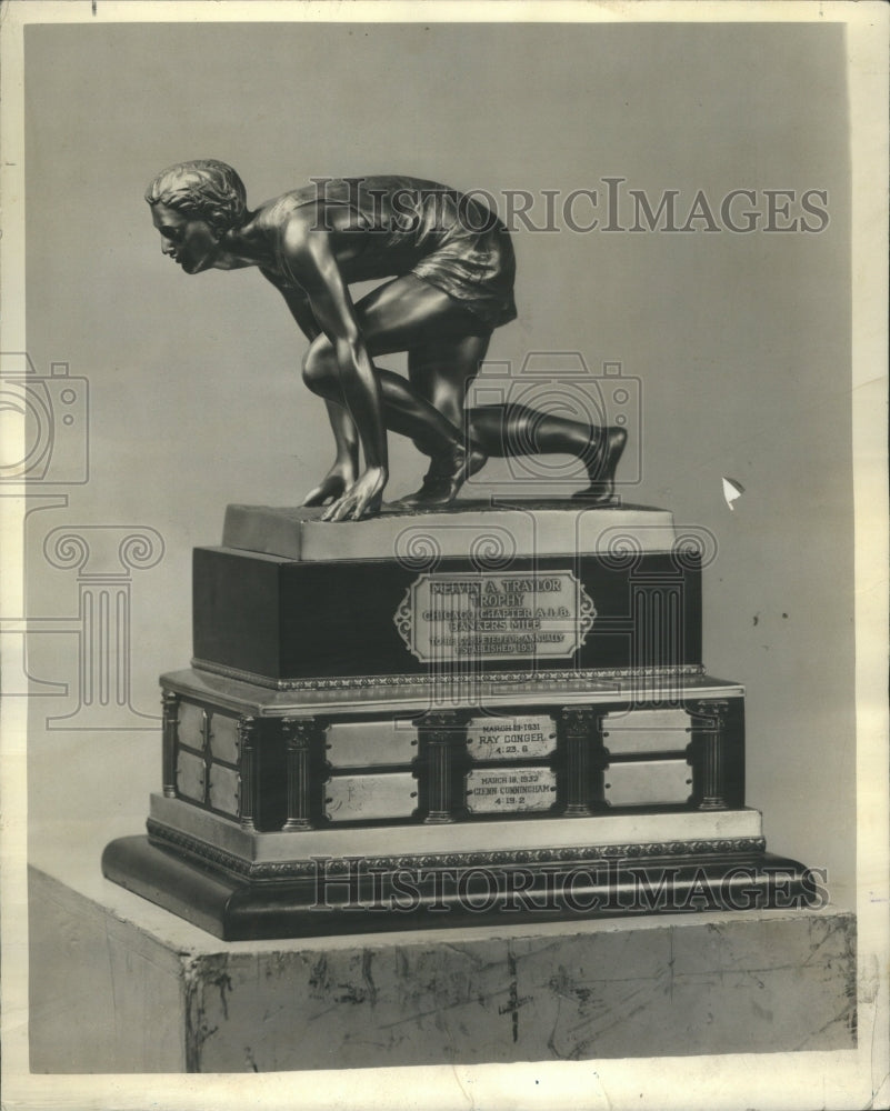 1987 Press Photo Bankers Trophy Amphitheater Chicago