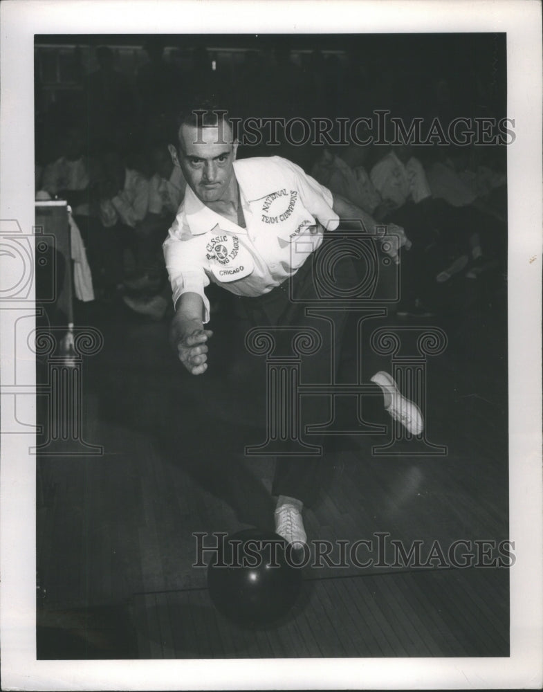 1949 Press Photo Edward Brosius Chicago Tavern Pale