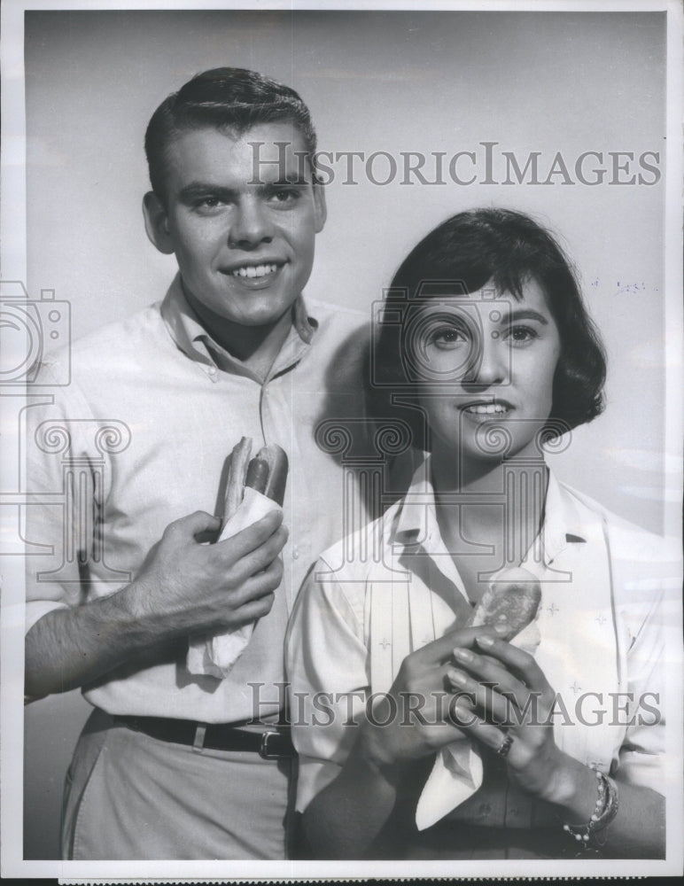 1960 Press Photo Actors Les Brown Jr. &amp; Margaret Thomas