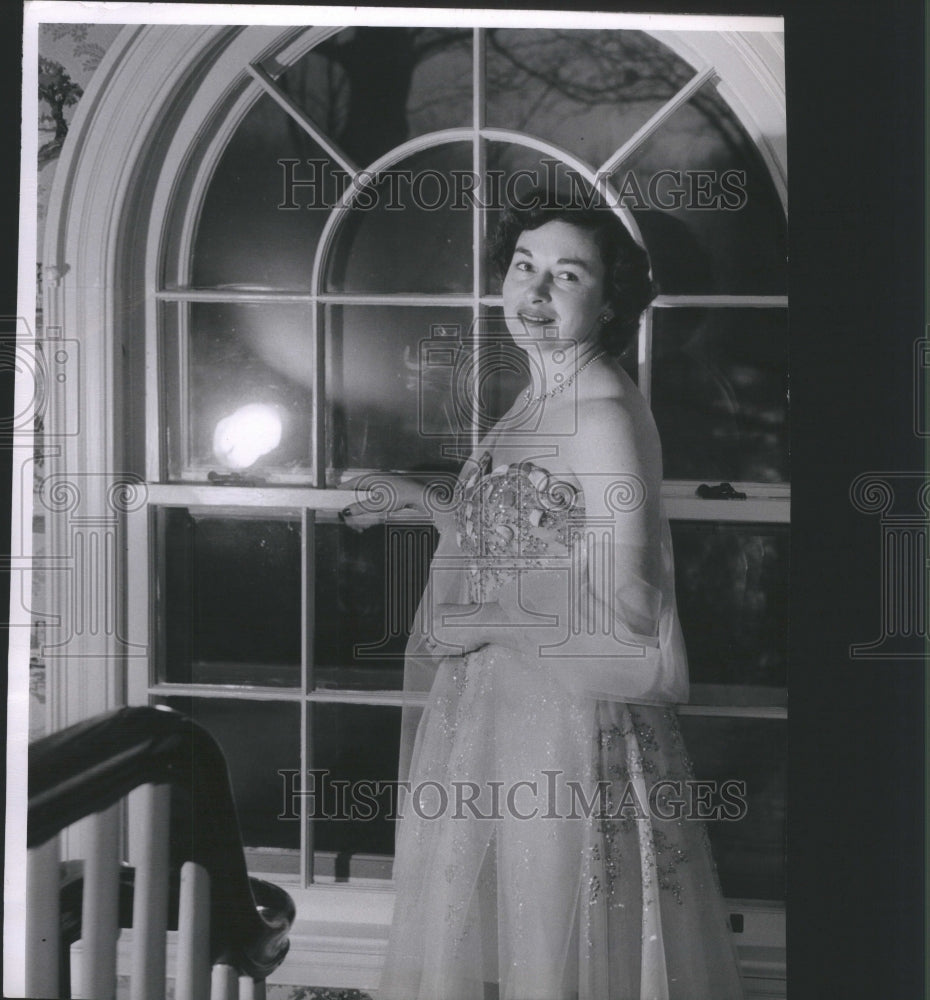 1953 Press Photo Mrs. E.C. Matthews Of Bloomfield Hills