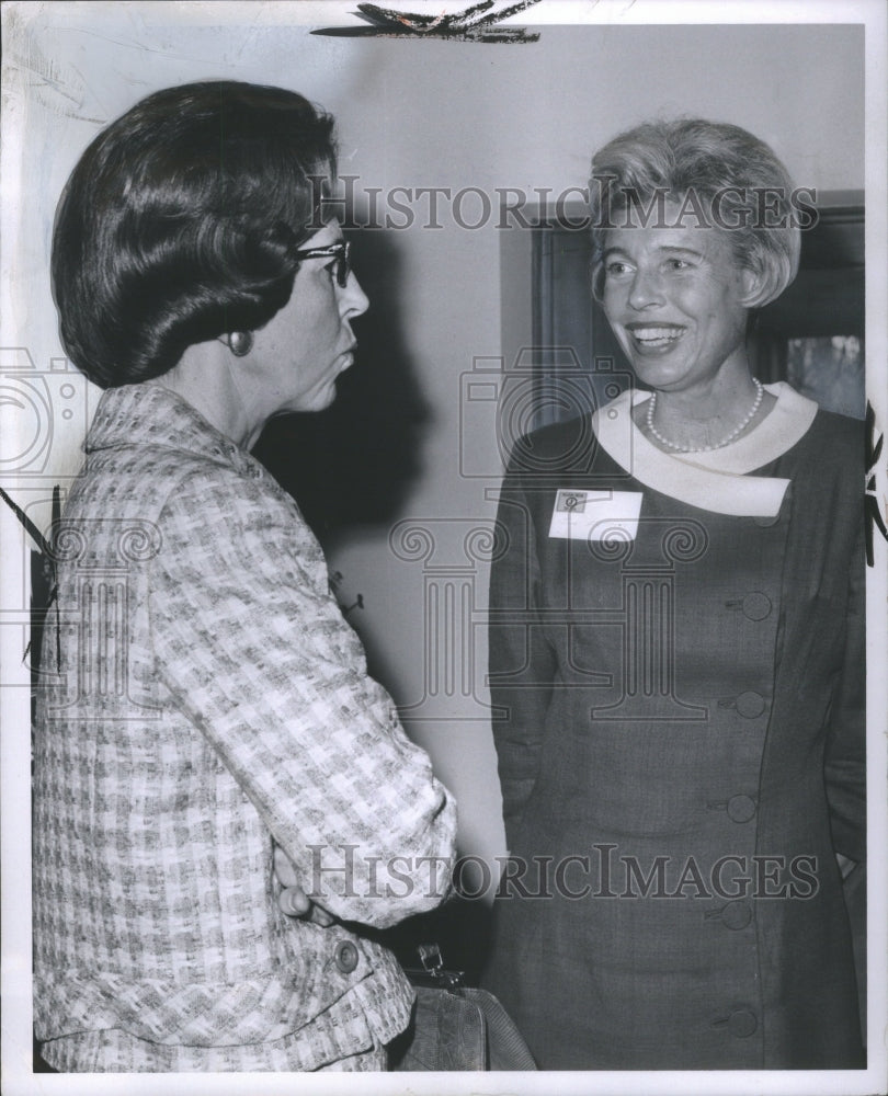 1961 Press Photo Mrs.Duriwoad B.Varne Mrs.June Matthews