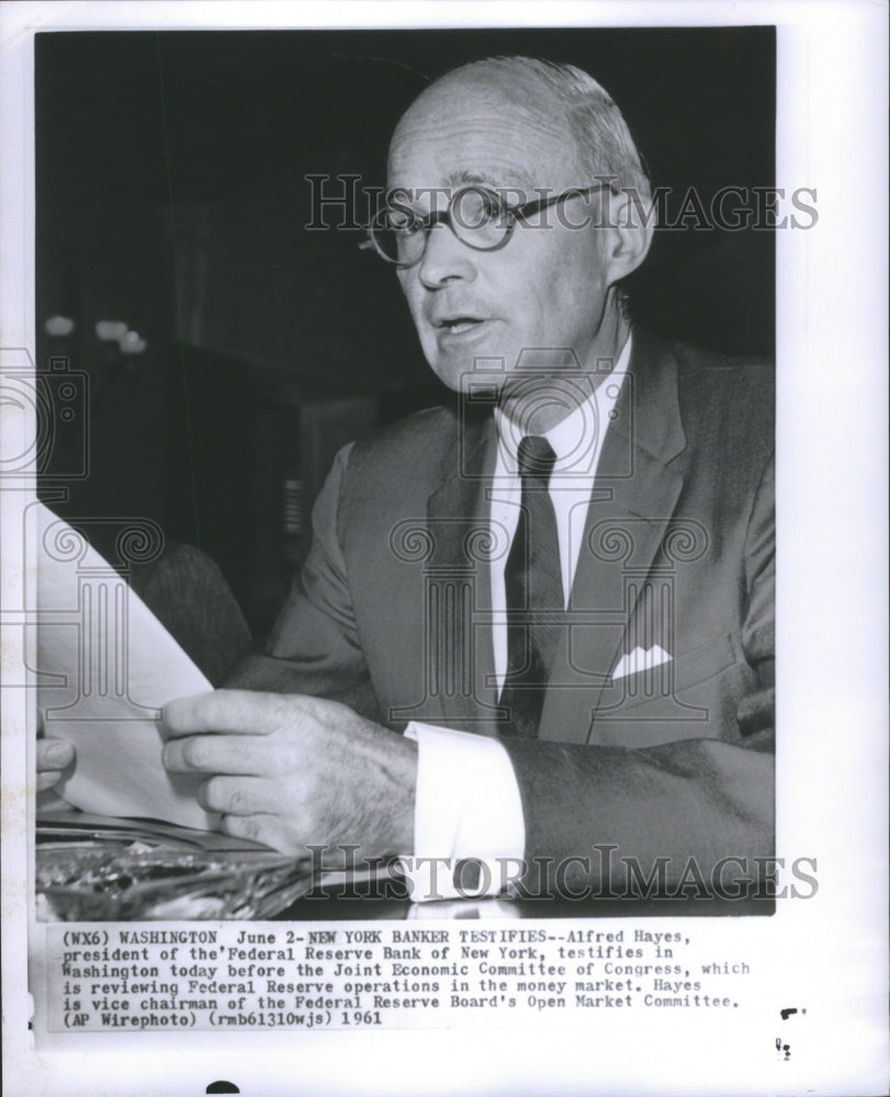 1961 Press Photo Alfred Hayes Federal Reserve Bank