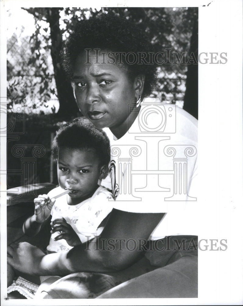 1991 Press Photo Darseleaa Perkins Children Hospital