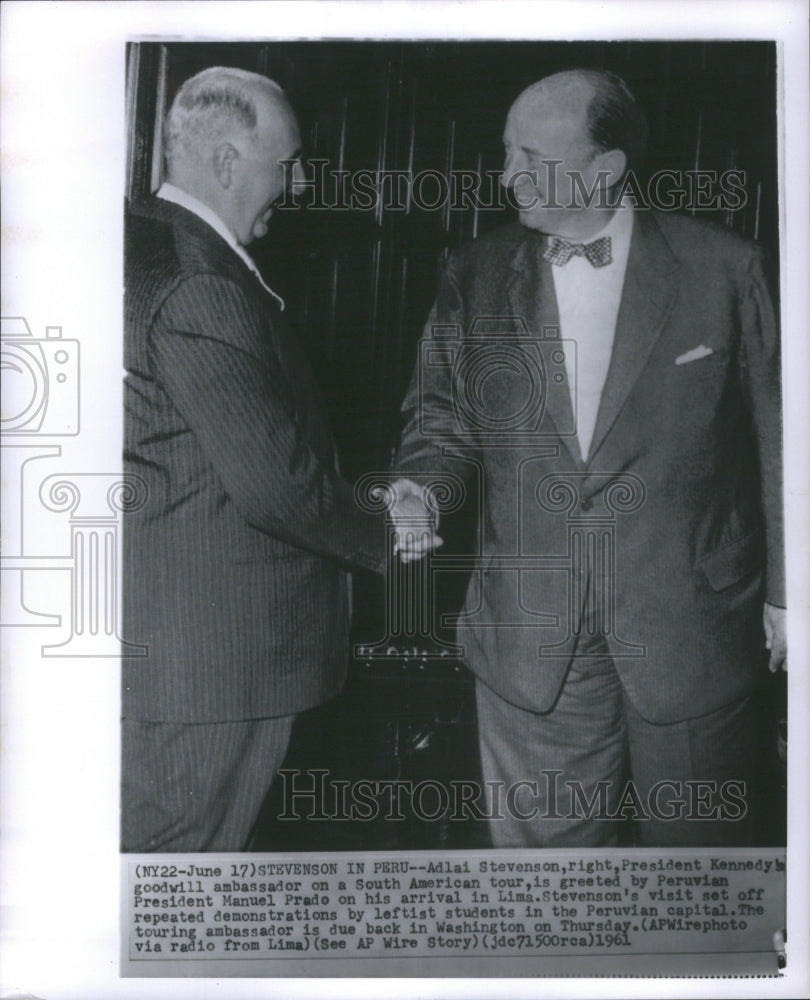 1961 Press Photo Adlai Stevenson Manuel Prado Greeting