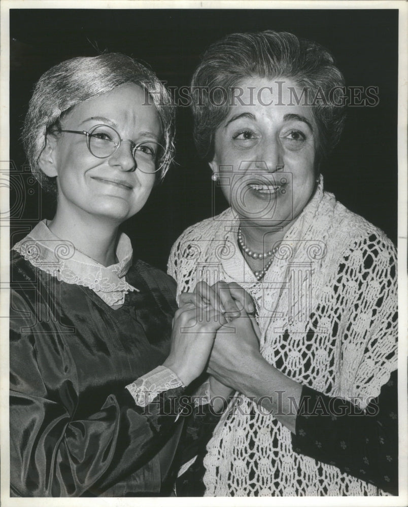 1964 Press Photo Arsenic Old Lace Candlelight Dinner