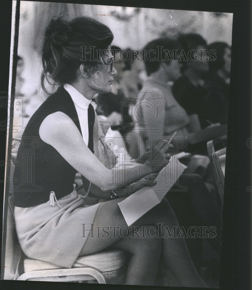 1970 Press Photo Cooking Class Students Taking Notes